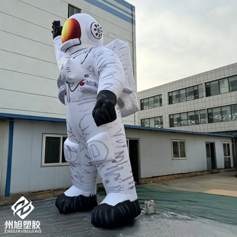 Inflatable astronaut, space sc - Science Exhibition Models recension och pris